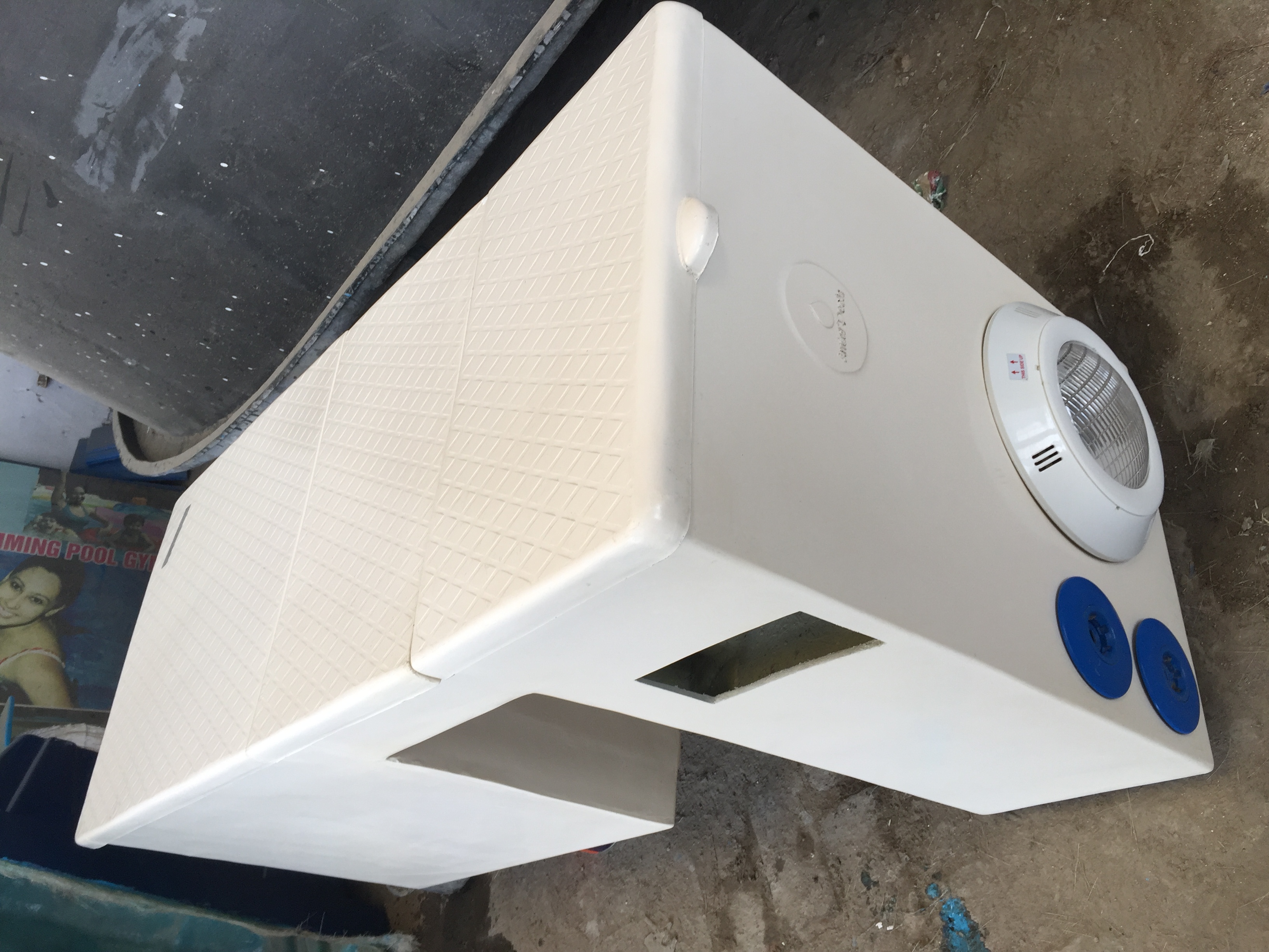 Pipeless Swimming Pool Filter